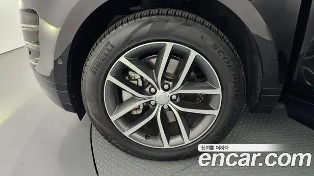 Land Rover Range Rover Evoque 2025 — ფოტო 15/31