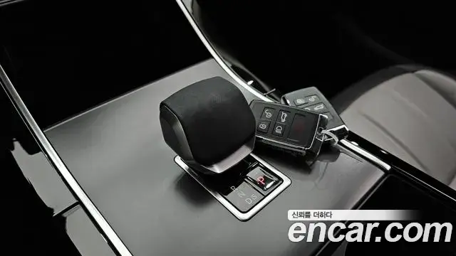 Land Rover Range Rover Evoque 2025 — ფოტო 29/31
