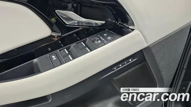 Land Rover Range Rover Evoque 2025 — ფოტო 1/31