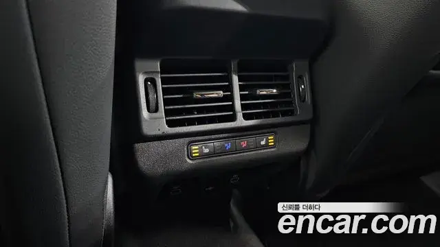 Land Rover Range Rover Evoque 2025 — ფოტო 31/31