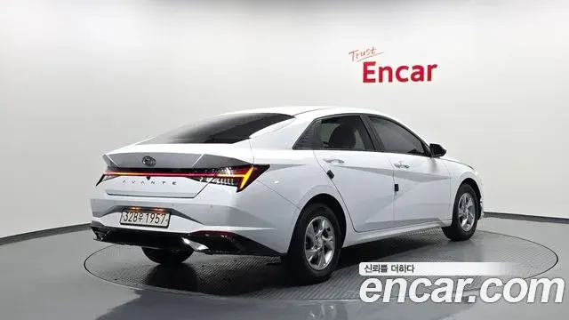 Hyundai The New Avante Hybrid 2021 — ფოტო 2/20