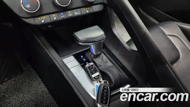 Hyundai The New Avante Hybrid 2021 — ფოტო 9/20