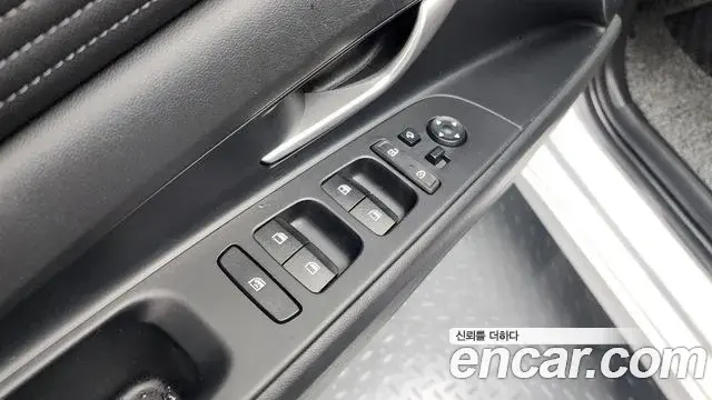 Hyundai The New Avante Hybrid 2021 — ფოტო 6/20