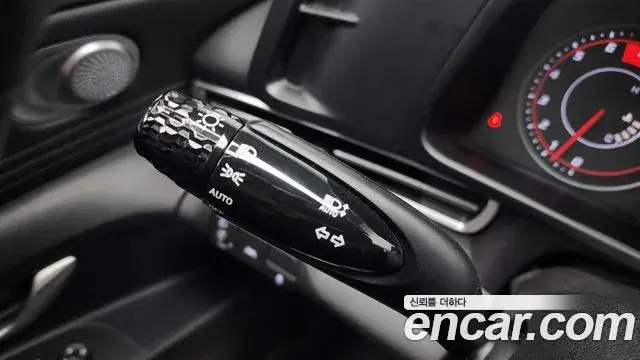 Hyundai The New Avante Hybrid 2021 — ფოტო 16/20