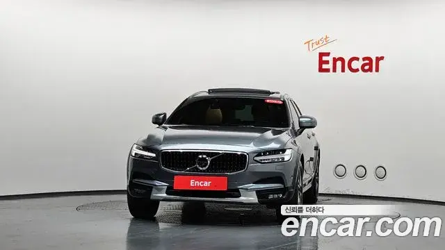 Volvo V90 Cross Country 2020 — ფოტო 6/36