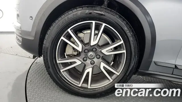 Volvo V90 Cross Country 2020 — ფოტო 3/36