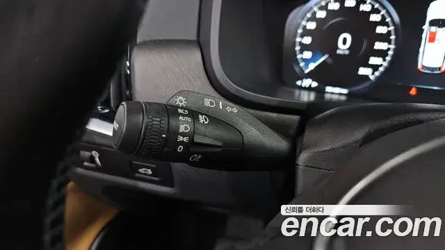 Volvo V90 Cross Country 2020 — ფოტო 22/36