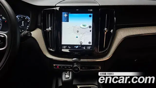 Volvo XC60 2020 — Фото 14/20
