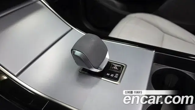 Land Rover Range Rover Evoque 2025 — Фото 8/20