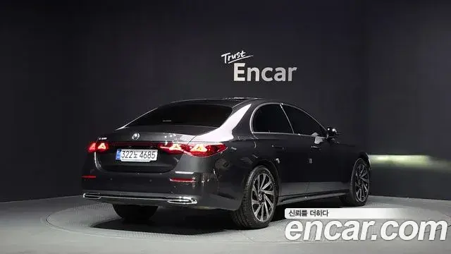 Mercedes-Benz E-Class 2024 — Şəkil 29/32