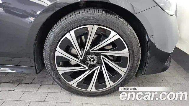 Mercedes-Benz E-Class 2024 — Şəkil 5/32