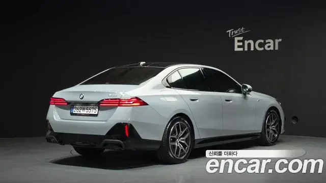 BMW 5 Series 2024 — Şəkil 17/34