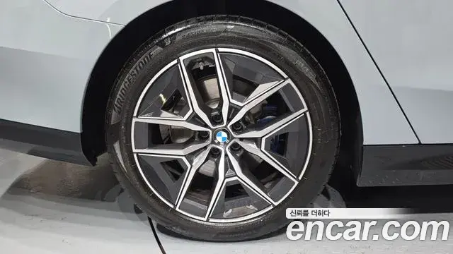 BMW 5 Series 2024 — Şəkil 29/34
