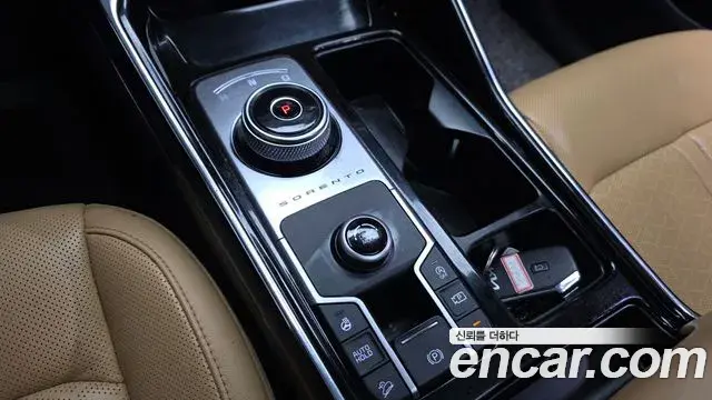 Kia Sorento 2022 — Фото 9/20