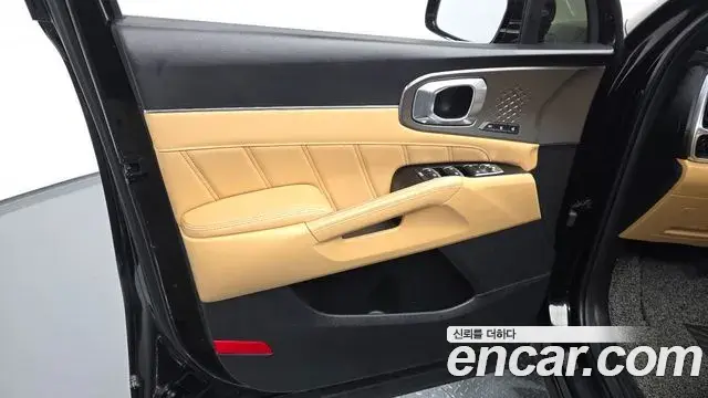 Kia Sorento 2022 — Şəkil 31/32