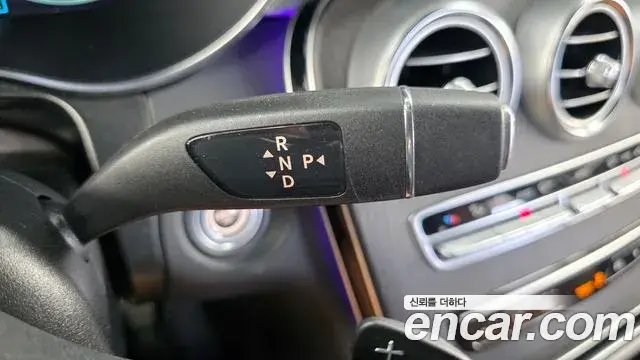Mercedes-Benz GLC-Class 2022 — Şəkil 16/34