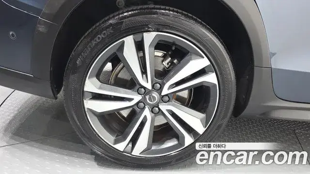 Volvo V60 Cross Country 2020 — ფოტო 16/20
