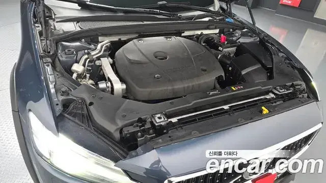 Volvo V60 Cross Country 2020 — ფოტო 9/20