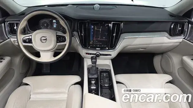 Volvo V60 Cross Country 2020 — ფოტო 14/20