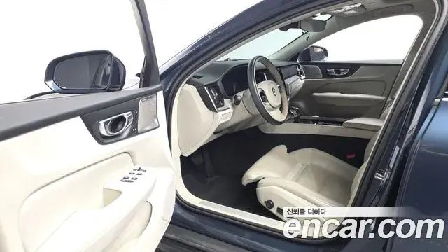 Volvo V60 Cross Country 2020 — ფოტო 12/20
