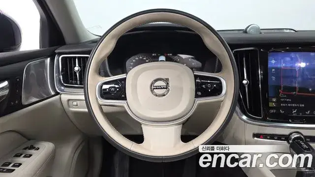 Volvo V60 Cross Country 2020 — ფოტო 13/20