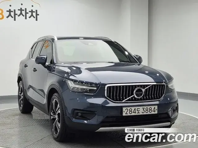 Volvo XC40 2020 — Фото 3/20
