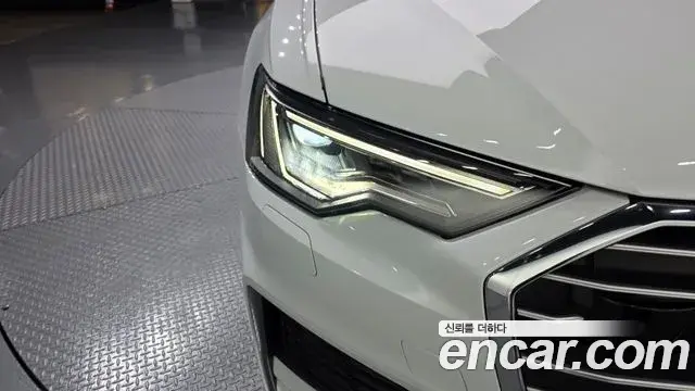 Audi A6 2021 — Şəkil 23/38