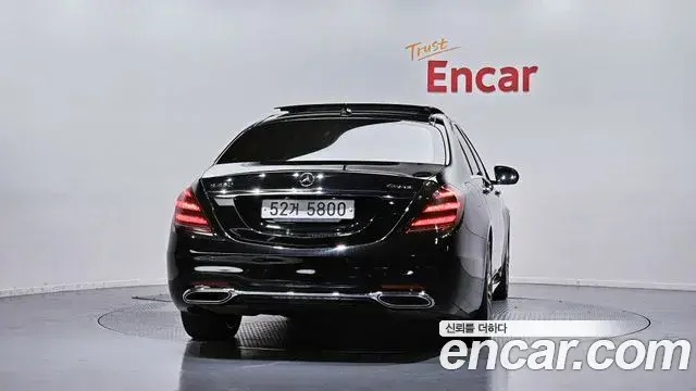 Mercedes-Benz S-Class 2018 — ფოტო 18/20