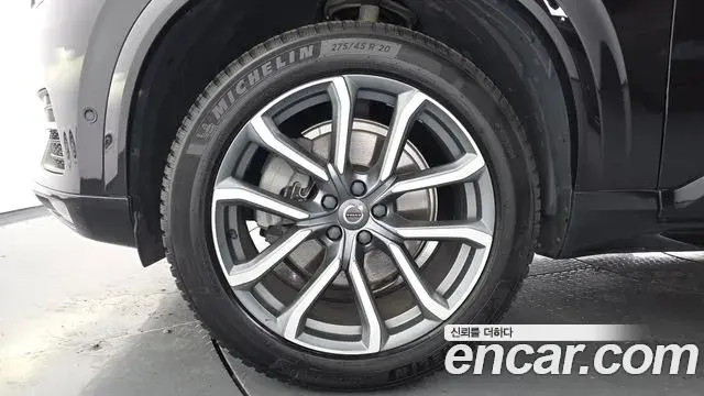 Volvo XC90 2018 — Şəkil 20/20