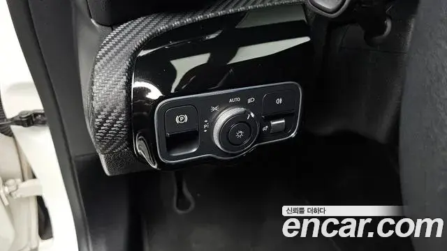 Mercedes-Benz A-Class 2020 — Photo 2/30