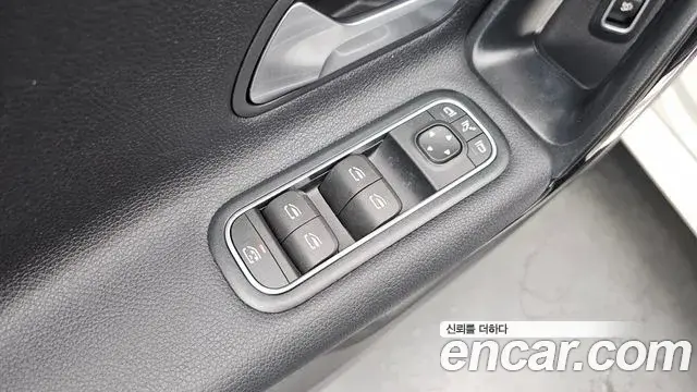 Mercedes-Benz A-Class 2020 — Photo 27/30