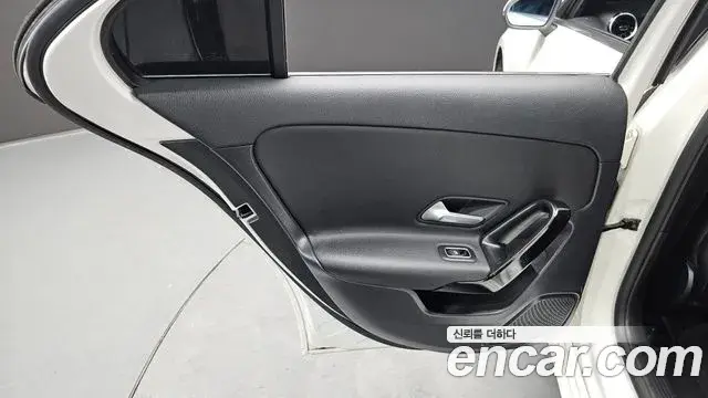 Mercedes-Benz A-Class 2020 — Photo 11/30