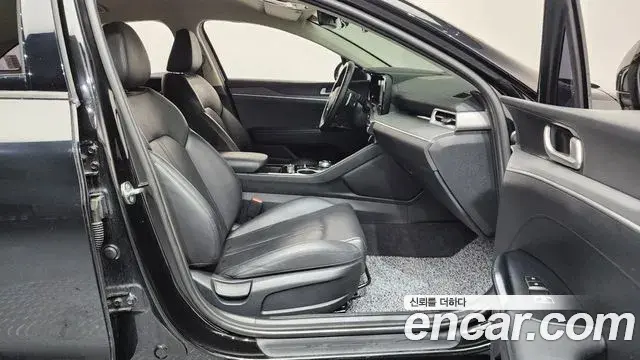 Kia K5 2023 — Photo 20/33