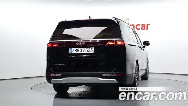Kia Carnival 2021 — Фото 4/20