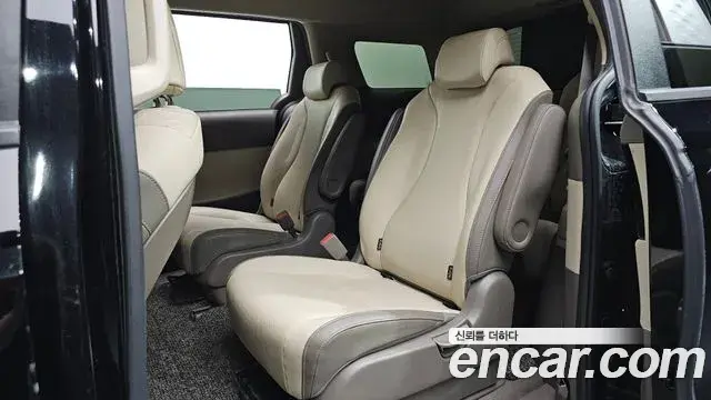Kia Carnival 2021 — Фото 11/20
