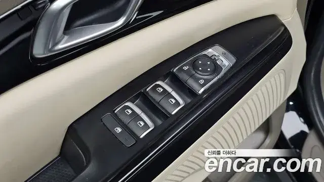 Kia Carnival 2021 — Фото 19/20
