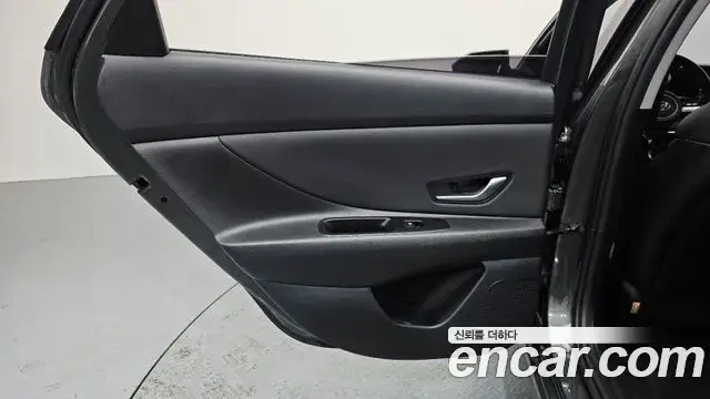 Hyundai The New Avante Hybrid 2021 — Photo 15/31