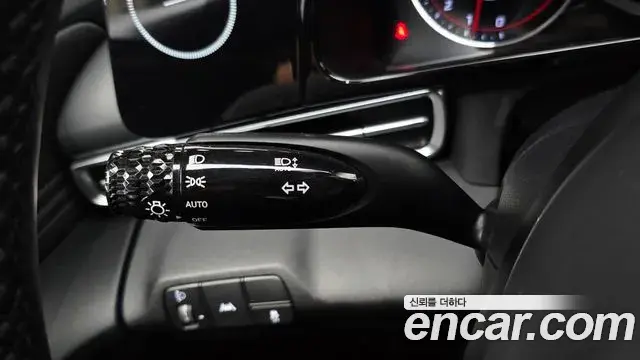 Hyundai The New Avante Hybrid 2021 — Photo 28/31