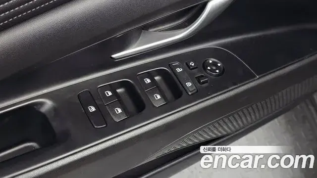 Hyundai The New Avante Hybrid 2021 — Photo 4/31