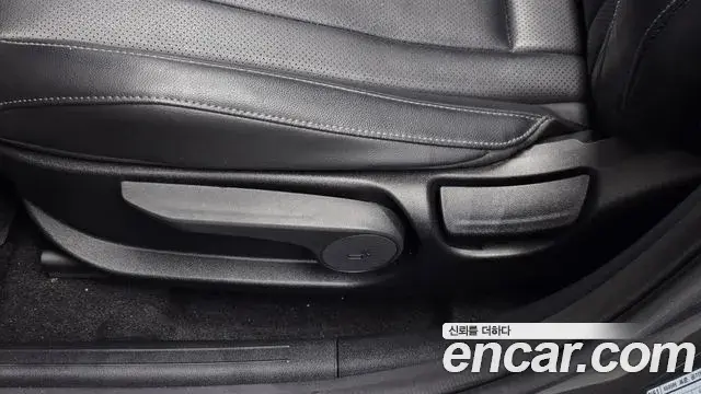 Hyundai The New Avante Hybrid 2021 — Photo 25/31
