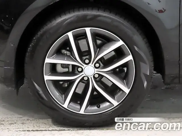 Land Rover Range Rover Evoque 2025 — Photo 16/20