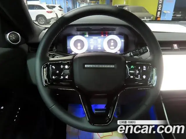 Land Rover Range Rover Evoque 2025 — Photo 12/20