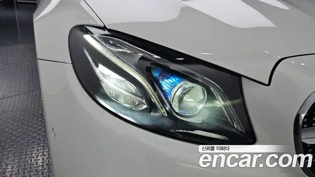 Mercedes-Benz E-Class 2018 — ფოტო 17/30