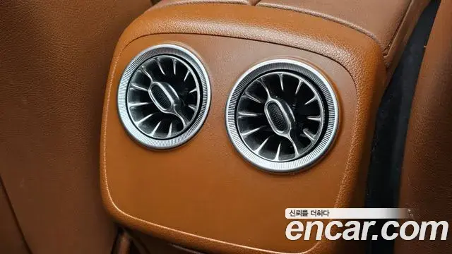 Mercedes-Benz E-Class 2018 — ფოტო 13/30