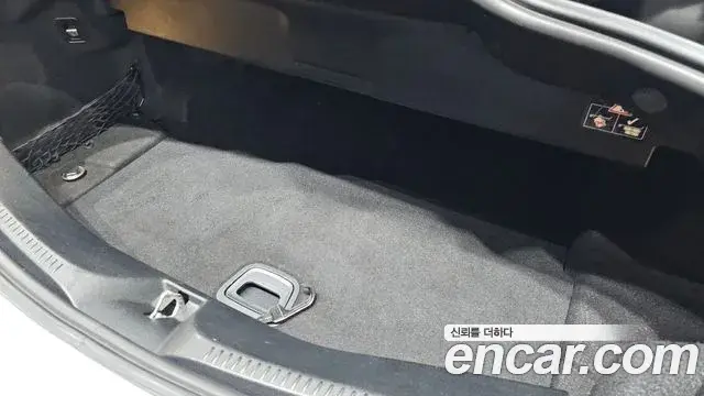Mercedes-Benz E-Class 2018 — ფოტო 26/30
