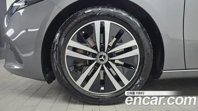 Mercedes-Benz A-Class 2021 — Photo 29/30