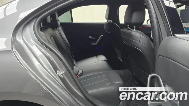 Mercedes-Benz A-Class 2021 — Photo 6/30