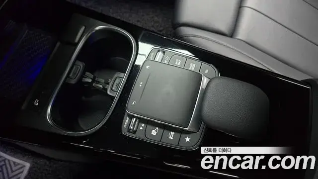 Mercedes-Benz A-Class 2021 — Photo 16/30
