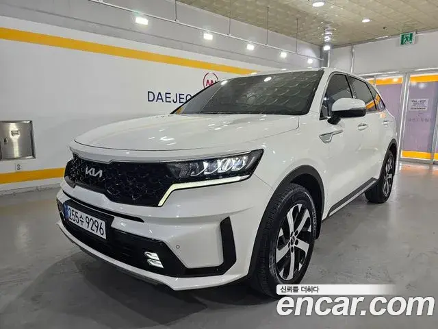 Kia Sorento 2023 — Фото 2/18