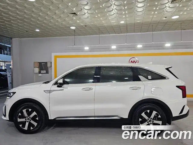 Kia Sorento 2023 — Фото 3/18